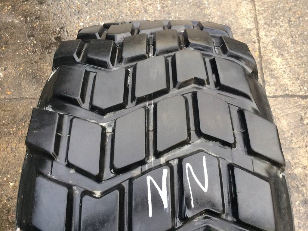 Michelin 525/65R20.5 XS - USED NN 95% - 轮胎 适用于 农业机械:图2 Michelin 525/65R20.5 XS - USED NN 95% - 轮胎 适用于 农业机械:图2