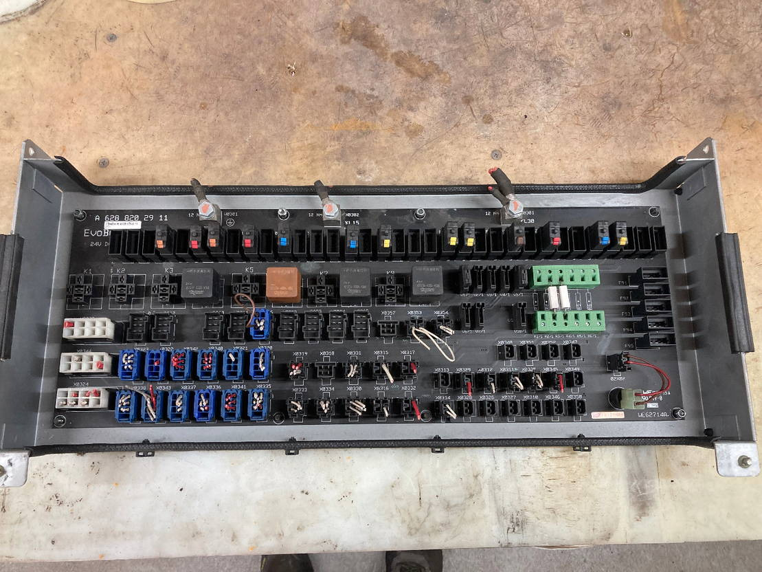 Mercedes-Benz Platine Mercedes Citaro Sicherung A6288203111 A6288202911 - 电气系统 适用于 巴士:图1 Mercedes-Benz Platine Mercedes Citaro Sicherung A6288203111 A6288202911 - 电气系统 适用于 巴士:图1