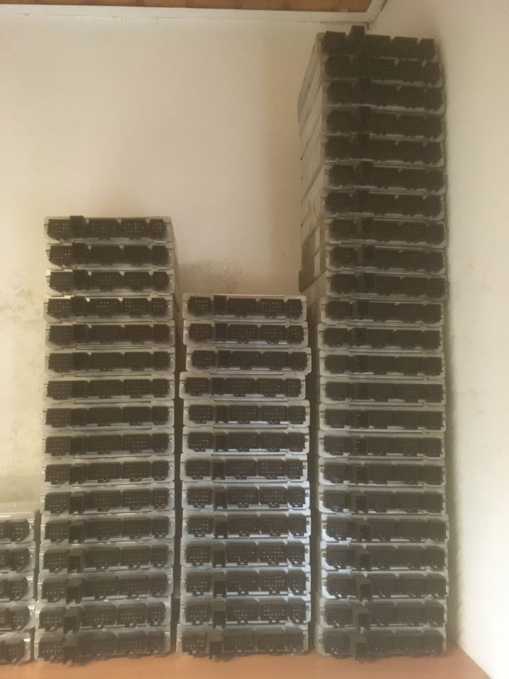 Mercedes-Benz Temic A0004460803 FPS 3.1 Steuergerät A 000 446 08 03 - 电气系统 适用于 巴士:图3 Mercedes-Benz Temic A0004460803 FPS 3.1 Steuergerät A 000 446 08 03 - 电气系统 适用于 巴士:图3