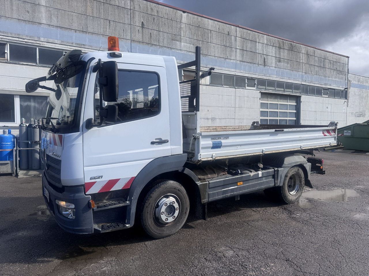MERCEDES-BENZ Atego 821 - 翻斗车:图2 MERCEDES-BENZ Atego 821 - 翻斗车:图2