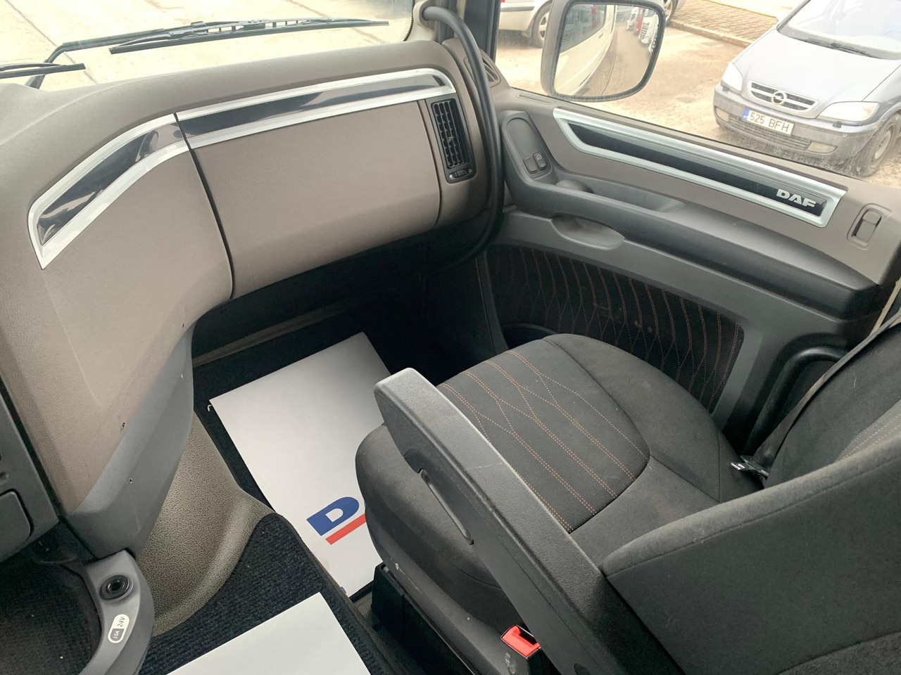 牵引车 DAF XF480FT Push Floor Hydraulics：图13
