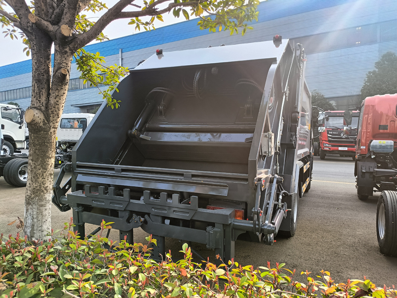 Sinotruk Howo new truck - 垃圾车:图4 Sinotruk Howo new truck - 垃圾车:图4