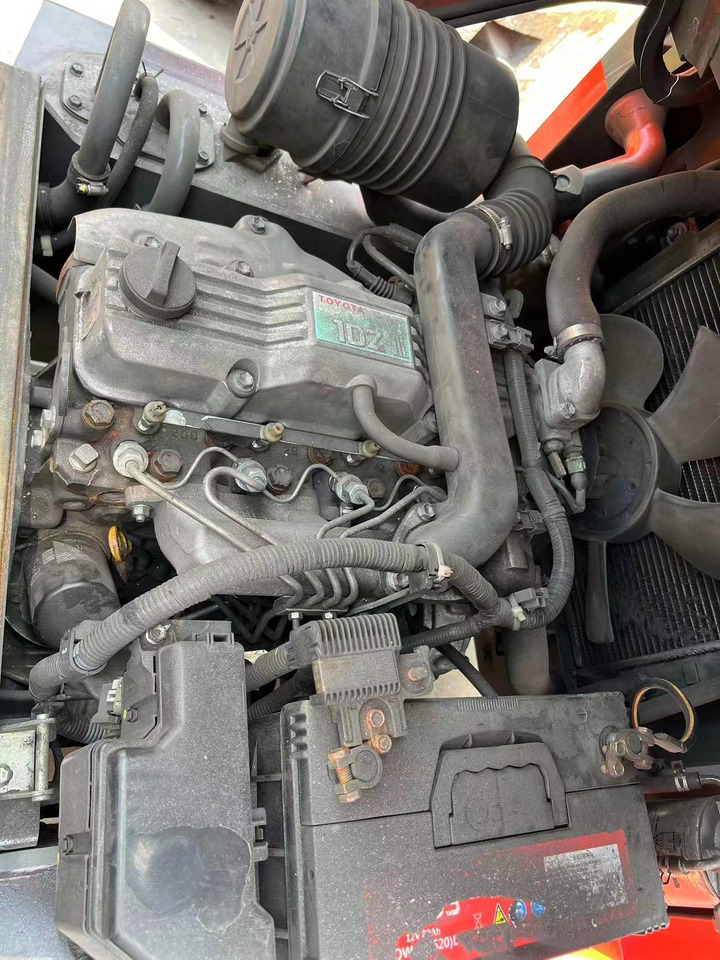 Toyota FDZN30 - 柴油叉车:图5 Toyota FDZN30 - 柴油叉车:图5