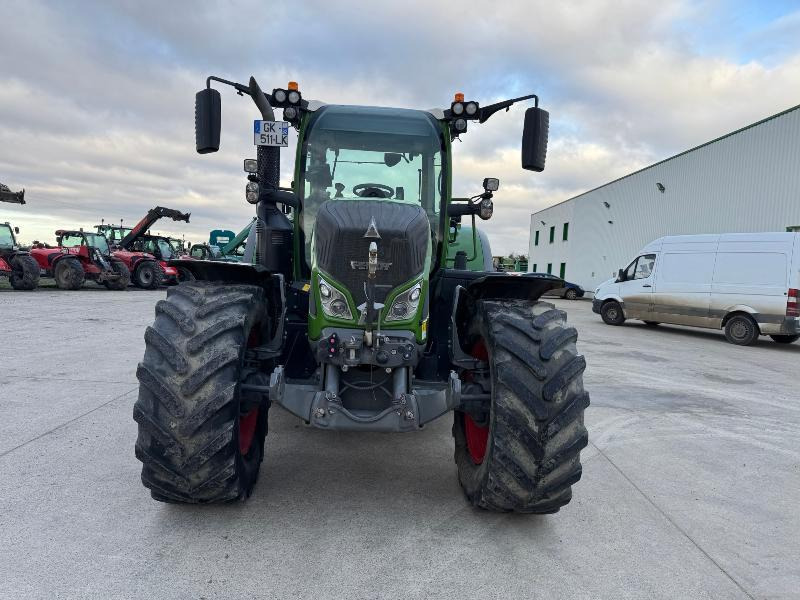 FENDT 724 PROFI PLUS - 拖拉机:图2 FENDT 724 PROFI PLUS - 拖拉机:图2
