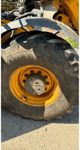 JCB 550-80 AGRI PLUS - 伸缩臂叉装车:图3 JCB 550-80 AGRI PLUS - 伸缩臂叉装车:图3