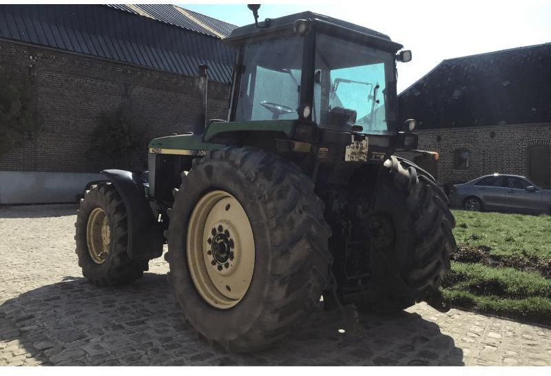 JOHN DEERE 4055 - 拖拉机:图2 JOHN DEERE 4055 - 拖拉机:图2