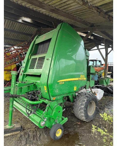 JOHN DEERE 864 MAXICUT - 圆形打包机:图1 JOHN DEERE 864 MAXICUT - 圆形打包机:图1