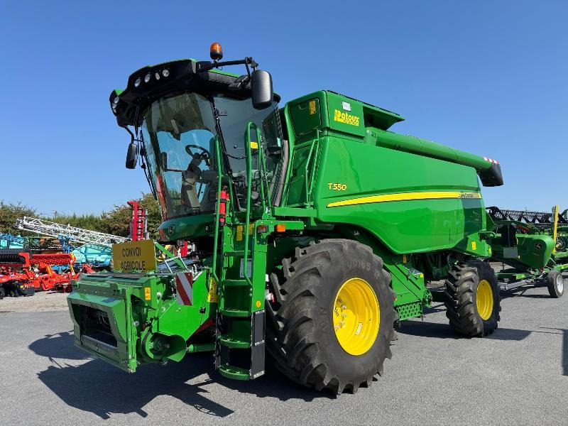 JOHN DEERE T550 - 联合收割机:图1 JOHN DEERE T550 - 联合收割机:图1