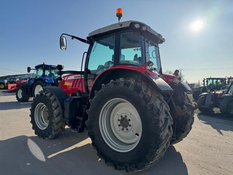 MASSEY-FERGUSON 6715 S DYNA VT - 拖拉机:图2 MASSEY-FERGUSON 6715 S DYNA VT - 拖拉机:图2