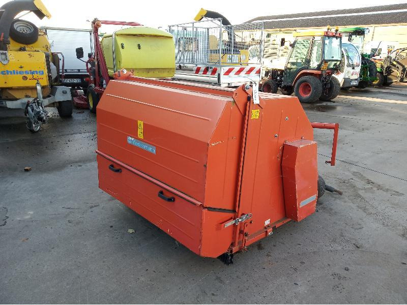 WIEDENMANN TERRA CLEAN 120 - 园林设备:图3 WIEDENMANN TERRA CLEAN 120 - 园林设备:图3