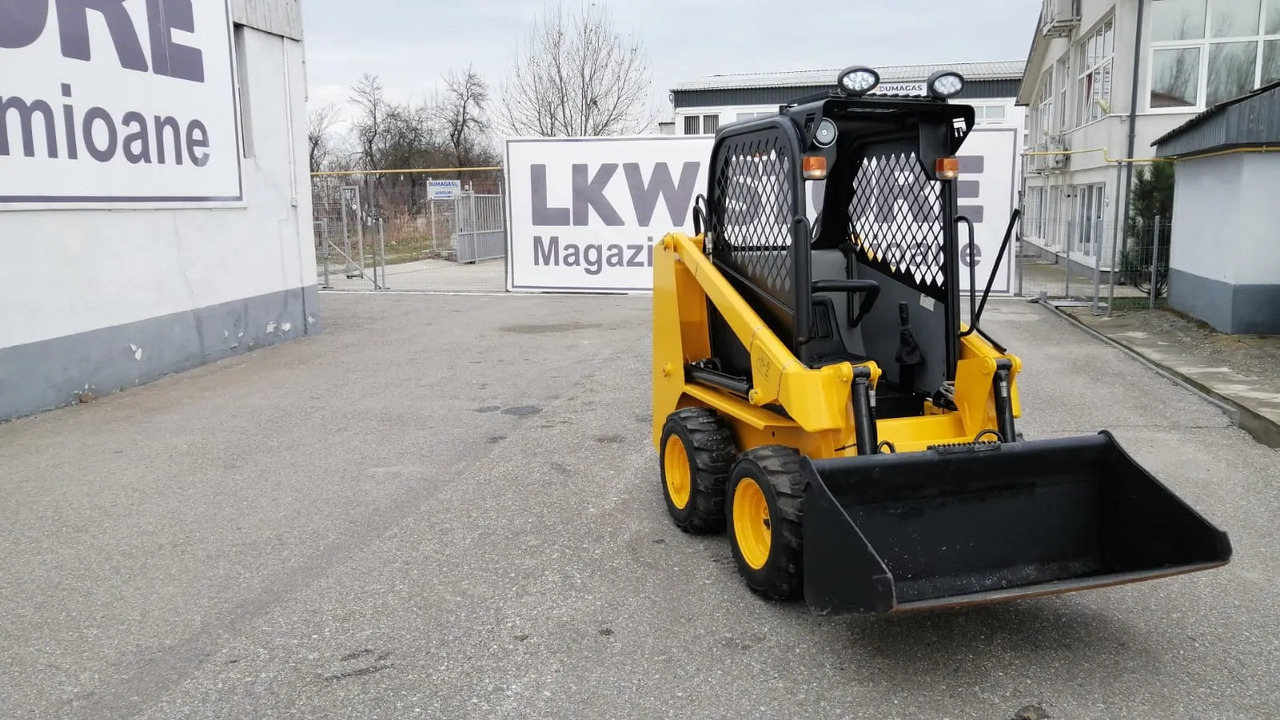 Bobcat Front Loader Ram Italia FM 120 – Hammer Installation - 滑移装载机:图2 Bobcat Front Loader Ram Italia FM 120 – Hammer Installation - 滑移装载机:图2
