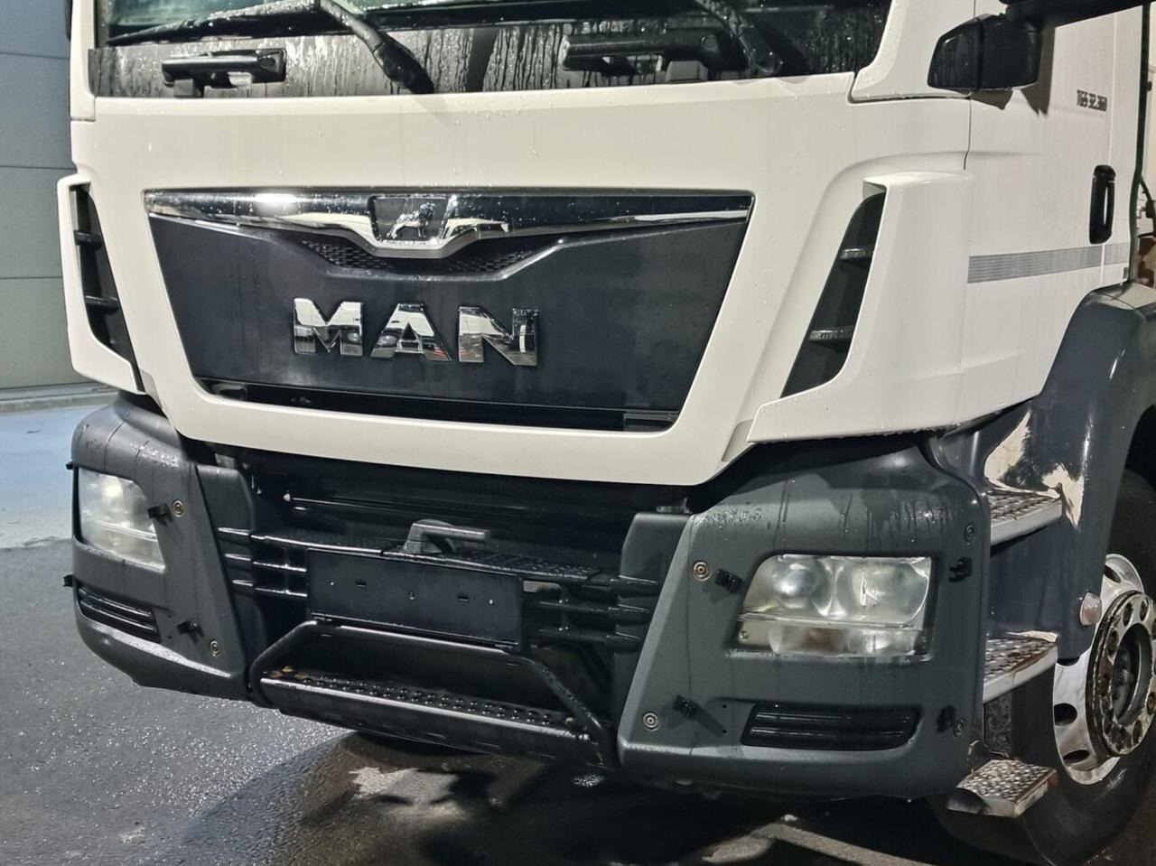 MAN TGS 32.360 8×4 Beton Mixer 9m3 - 混凝土搅拌车:图4 MAN TGS 32.360 8×4 Beton Mixer 9m3 - 混凝土搅拌车:图4