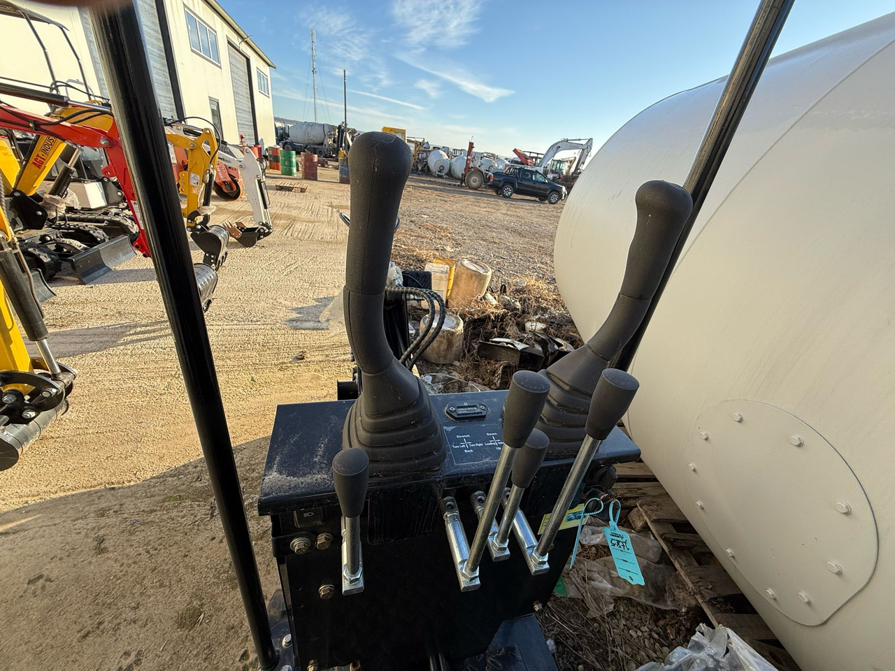 MINIEXCAVATOR JPC H10 - 小型挖掘机:图4 MINIEXCAVATOR JPC H10 - 小型挖掘机:图4