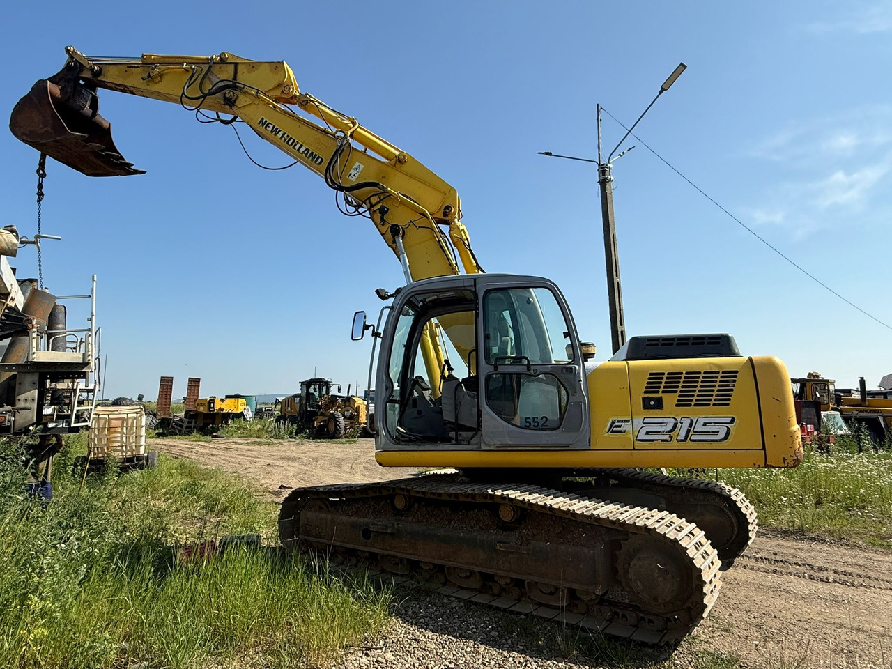 NEW HOLLAND E 215 EXCAVATOR - 履带式挖掘机:图2 NEW HOLLAND E 215 EXCAVATOR - 履带式挖掘机:图2
