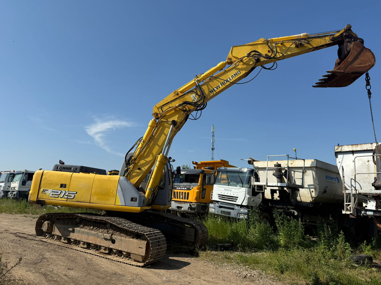 NEW HOLLAND E 215 EXCAVATOR - 履带式挖掘机:图1 NEW HOLLAND E 215 EXCAVATOR - 履带式挖掘机:图1