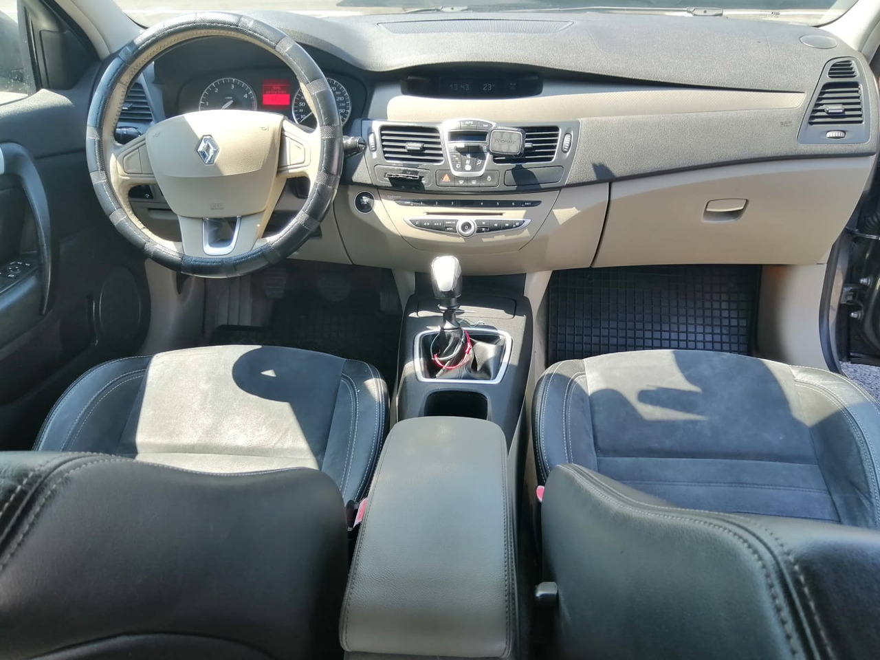 RENAULT LAGUNA 3 HATCHBACK - 汽车:图5 RENAULT LAGUNA 3 HATCHBACK - 汽车:图5