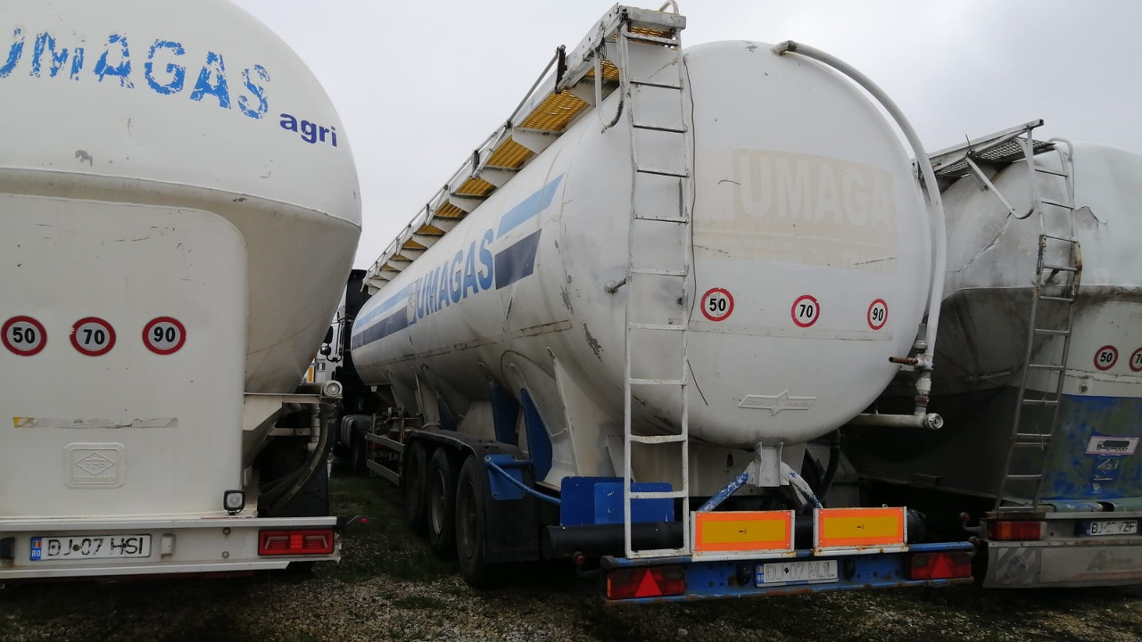 SPITZER Tank/Silo 57,000 l 4 Compartments for Powders/Feed/Water//Liquid Fertilizer/etc. - 筒仓拖车:图4 SPITZER Tank/Silo 57,000 l 4 Compartments for Powders/Feed/Water//Liquid Fertilizer/etc. - 筒仓拖车:图4