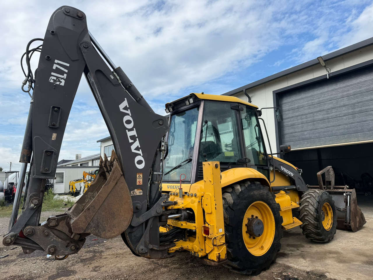 VOLVO BL71 Backhoe Loader - 反铲装载机:图2 VOLVO BL71 Backhoe Loader - 反铲装载机:图2