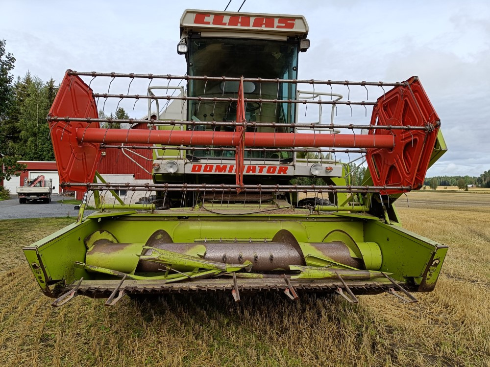 CLAAS Dominator 48S leikkuupuimuri, hydraulisella torvella - 联合收割机:图3 CLAAS Dominator 48S leikkuupuimuri, hydraulisella torvella - 联合收割机:图3