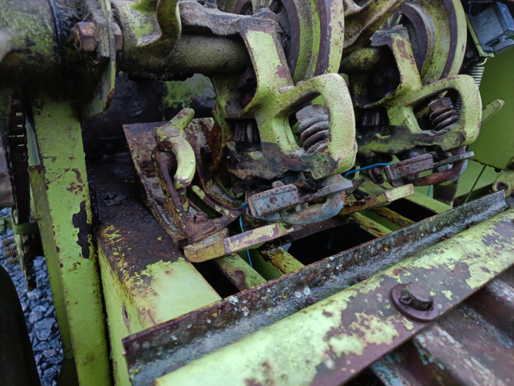 CLAAS Markant 50 sitoja - 方形打包机:图5 CLAAS Markant 50 sitoja - 方形打包机:图5