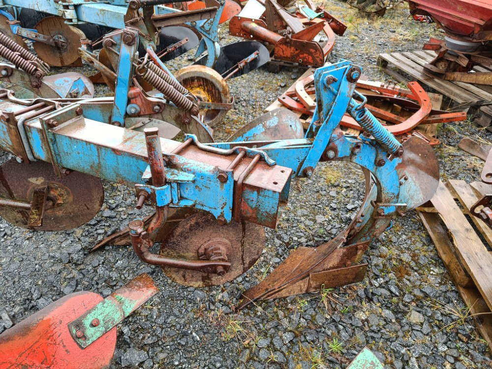 Fiskars KHN lisäsiipi täydellinen - 犁:图1 Fiskars KHN lisäsiipi täydellinen - 犁:图1