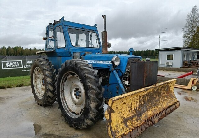 Ford County 754 Super 4 - VIDEO - 拖拉机:图2 Ford County 754 Super 4 - VIDEO - 拖拉机:图2