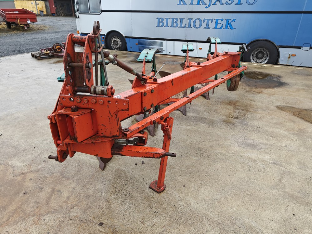 KVERNELAND AB85 4-siipinen sarka-aura - 犁:图5 KVERNELAND AB85 4-siipinen sarka-aura - 犁:图5