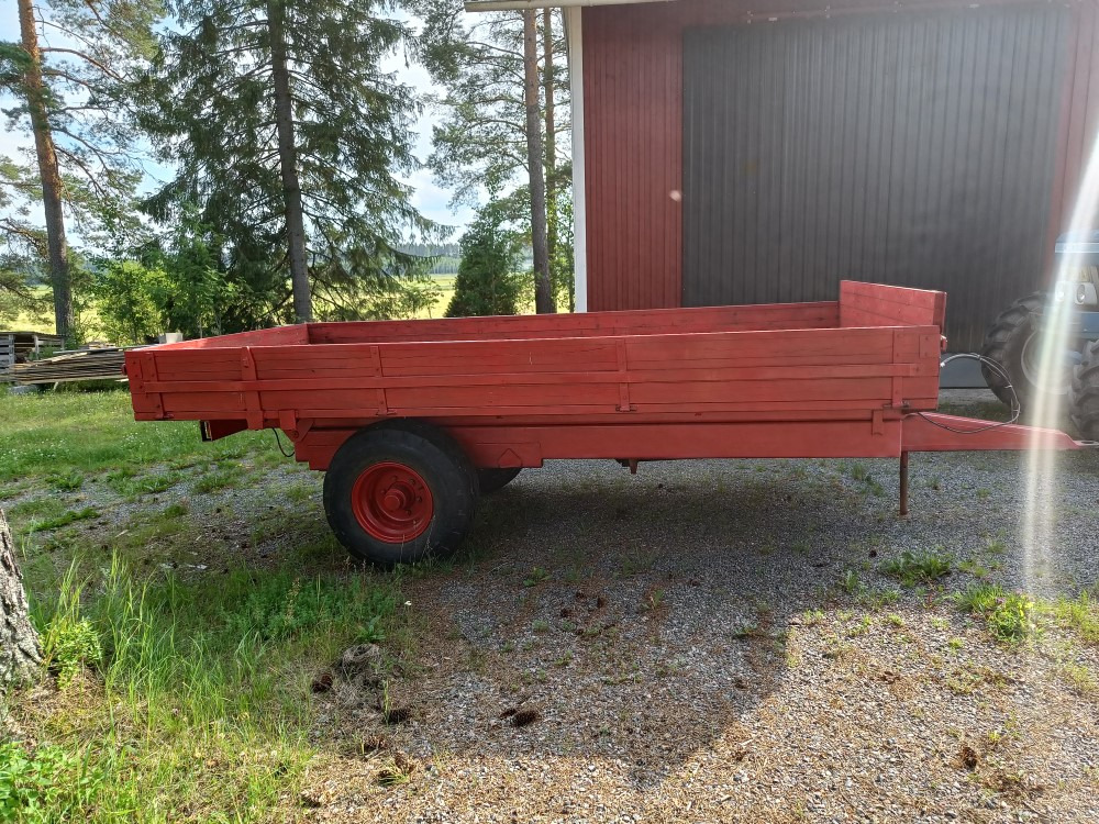 Kipa kippikärry 1-akselinen, kantavuus 7000kg, siisti kärry - 农场自卸拖车/ 自卸车:图2 Kipa kippikärry 1-akselinen, kantavuus 7000kg, siisti kärry - 农场自卸拖车/ 自卸车:图2