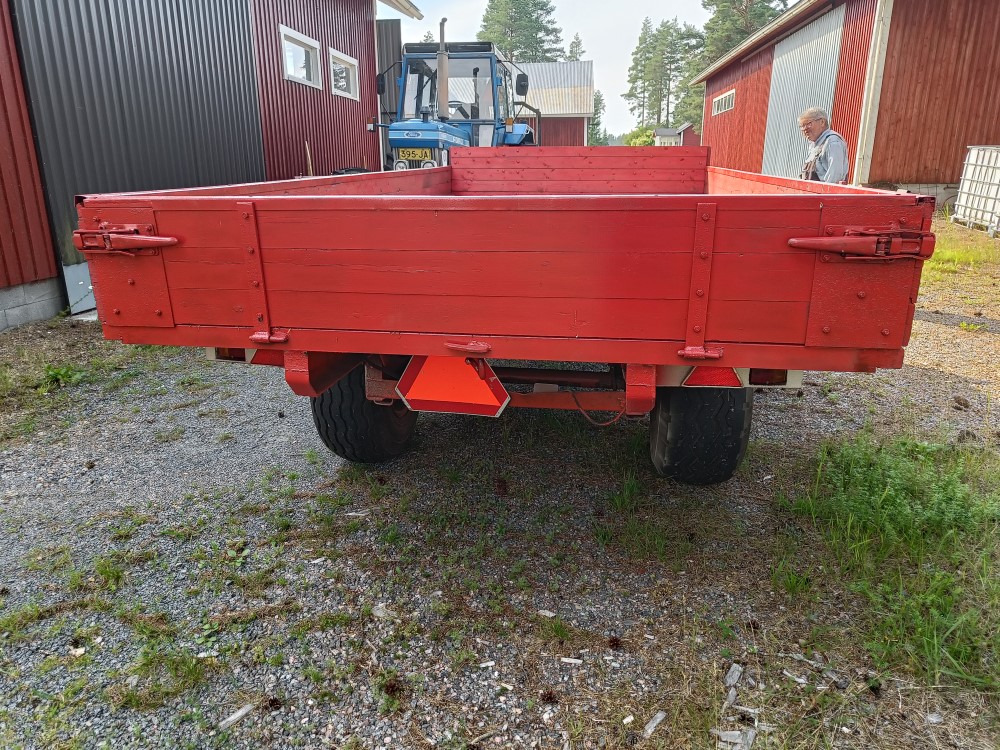 Kipa kippikärry 1-akselinen, kantavuus 7000kg, siisti kärry - 农场自卸拖车/ 自卸车:图4 Kipa kippikärry 1-akselinen, kantavuus 7000kg, siisti kärry - 农场自卸拖车/ 自卸车:图4
