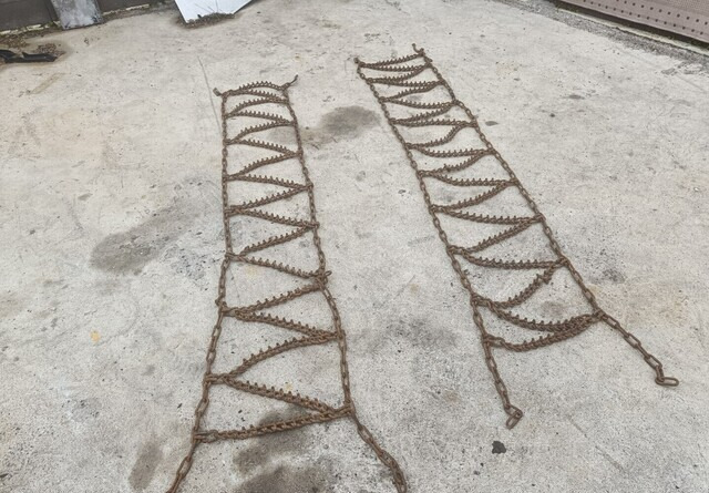 Kuorma-auton piikkiketjupari P250cm, L45cm - 底盘零件 适用于 卡车:图1 Kuorma-auton piikkiketjupari P250cm, L45cm - 底盘零件 适用于 卡车:图1