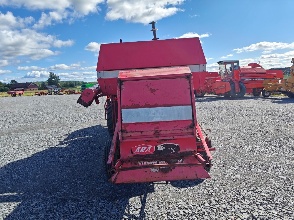 Massey Ferguson 187 Katso video! - 联合收割机:图3 Massey Ferguson 187 Katso video! - 联合收割机:图3