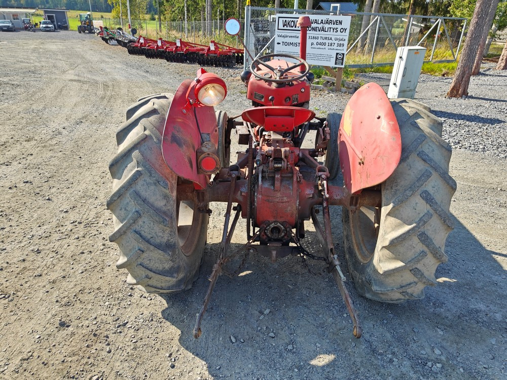 Massey Ferguson 35 traktori alkuperäiskuntoinen, katso video! - 拖拉机:图3 Massey Ferguson 35 traktori alkuperäiskuntoinen, katso video! - 拖拉机:图3