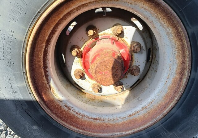 Peräkärryn akseli 445/45R19.5 leveillä renkailla - 轴及其零件 适用于 全挂车:图4 Peräkärryn akseli 445/45R19.5 leveillä renkailla - 轴及其零件 适用于 全挂车:图4