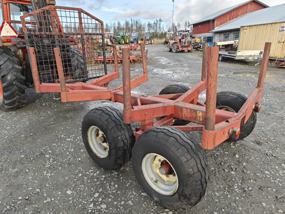 Rysky Metsävaunu telillä - 林业拖车:图2 Rysky Metsävaunu telillä - 林业拖车:图2