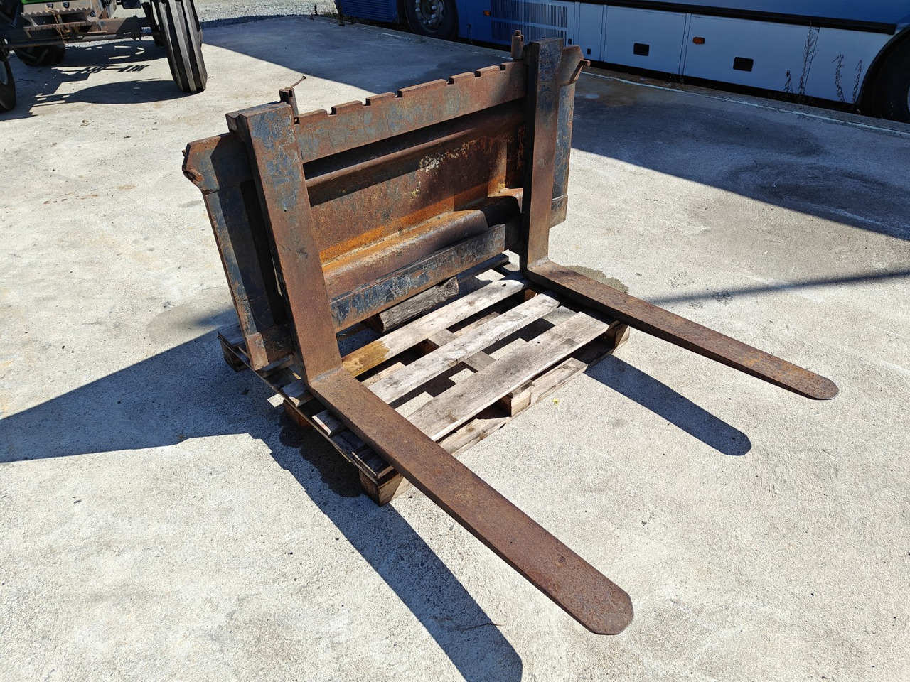 Trukkipiikit Vila-kiinnike - 叉:图1 Trukkipiikit Vila-kiinnike - 叉:图1