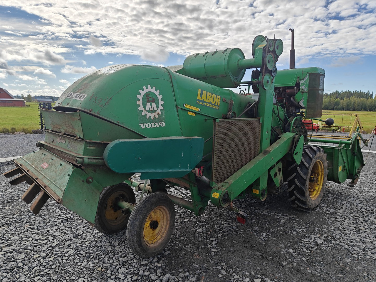 Volvo BM ST257 leikkuupuimuri työleveys 190cm, vaikka koeruutupuimuriksi, katso video! - 联合收割机:图4 Volvo BM ST257 leikkuupuimuri työleveys 190cm, vaikka koeruutupuimuriksi, katso video! - 联合收割机:图4