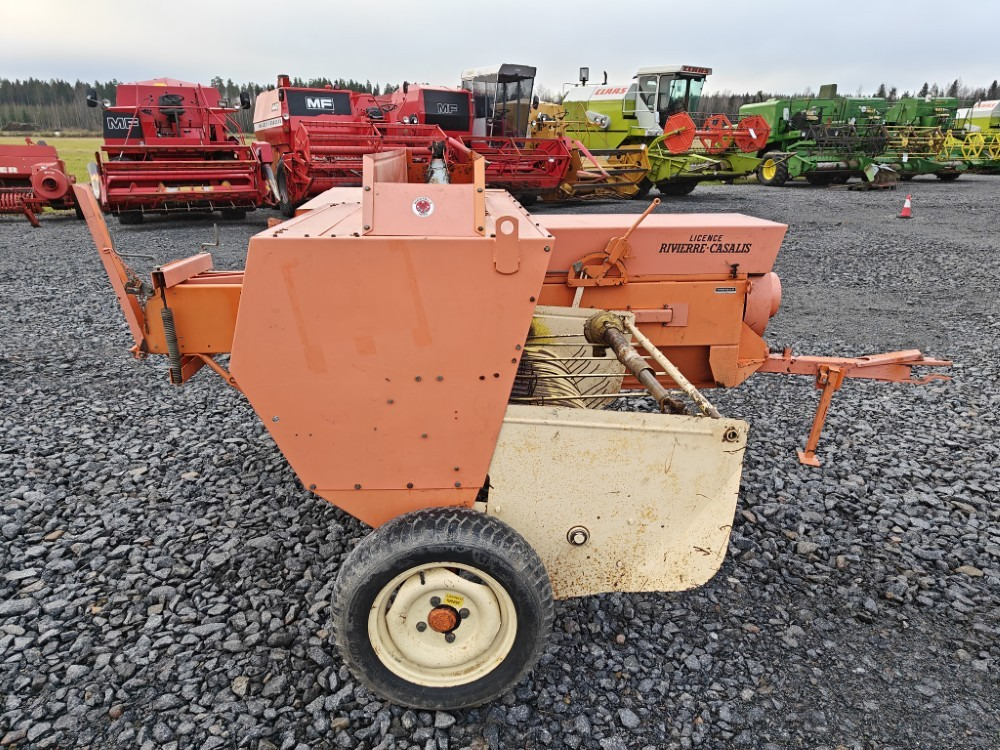 Wärtsilä Rivierra Casalis PHP150 - 方形打包机:图2 Wärtsilä Rivierra Casalis PHP150 - 方形打包机:图2