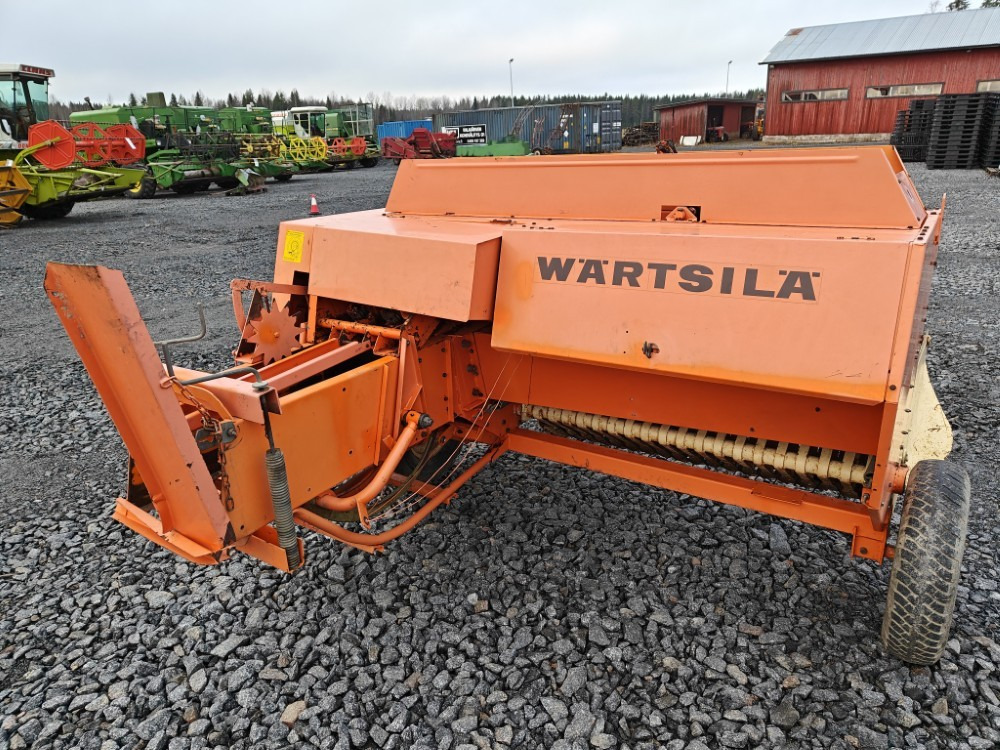 Wärtsilä Rivierra Casalis PHP150 - 方形打包机:图3 Wärtsilä Rivierra Casalis PHP150 - 方形打包机:图3