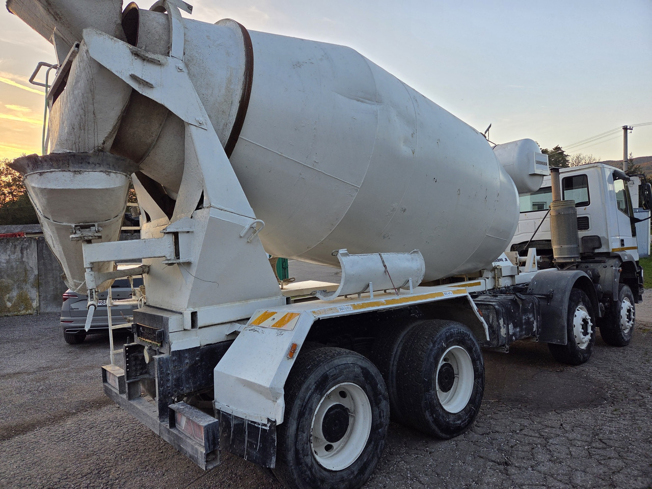 IVECO EURO TRAKKER MP340E35HB 8x4 MIX (chassis ) - 混凝土搅拌车:图4 IVECO EURO TRAKKER MP340E35HB 8x4 MIX (chassis ) - 混凝土搅拌车:图4