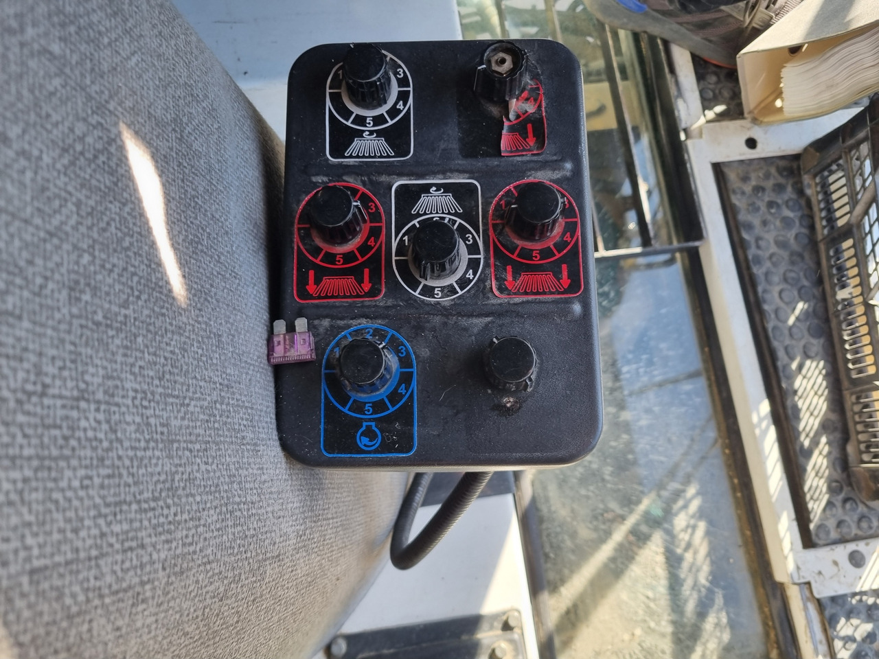 道路清扫机 SCHMIDT Cleango compact sweeper 400：图8