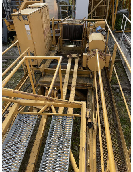 Liebherr 140EC-H10, 1993yom, 40jib, 23,5m huh - 塔式起重机:图3 Liebherr 140EC-H10, 1993yom, 40jib, 23,5m huh - 塔式起重机:图3