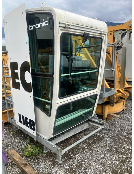 Liebherr 85EC-B 2012yom - 塔式起重机:图1 Liebherr 85EC-B 2012yom - 塔式起重机:图1