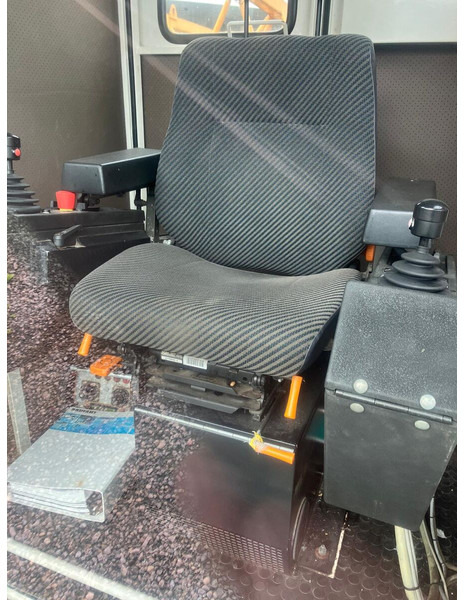 Liebherr 85EC-B 2012yom - 塔式起重机:图4 Liebherr 85EC-B 2012yom - 塔式起重机:图4