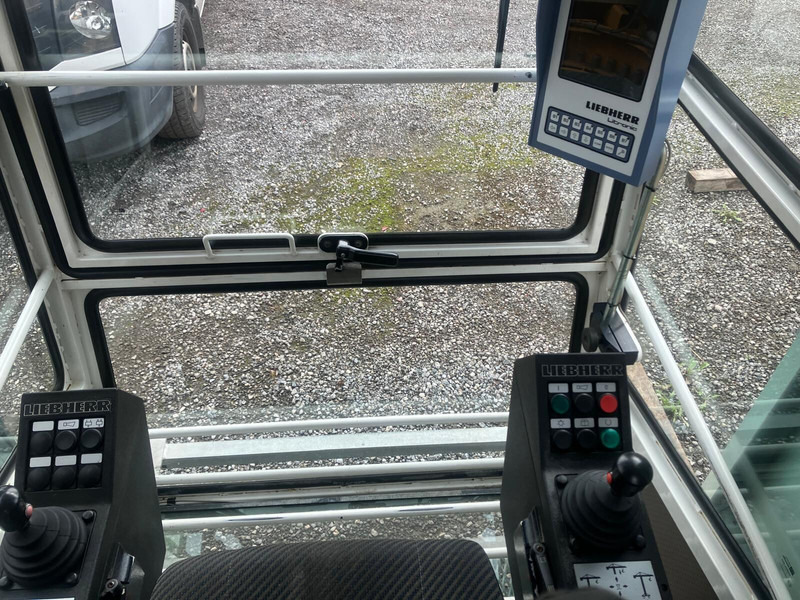 Liebherr 85EC-B 2012yom - 塔式起重机:图3 Liebherr 85EC-B 2012yom - 塔式起重机:图3