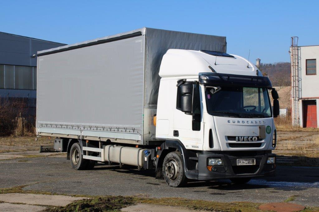 Iveco Eurocargo 120E25 - 侧帘卡车:图1 Iveco Eurocargo 120E25 - 侧帘卡车:图1