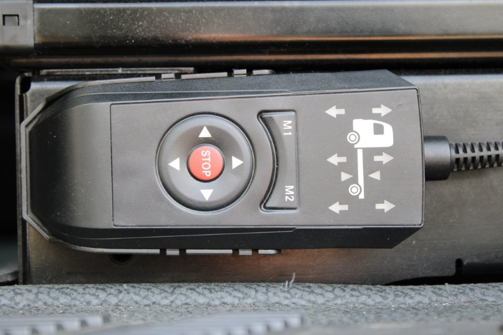 侧帘卡车, 侧帘拖车 Mercedes-Benz Actros 2542 NAVIGACE + PANAV TVK 18 M (8,20m x 2,4：图17