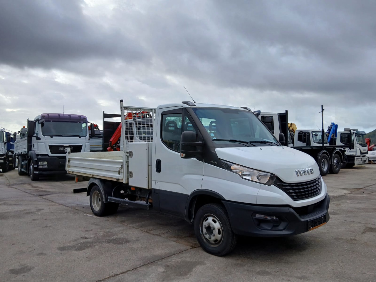 IVECO DAILY 35-120 - 起重车:图1 IVECO DAILY 35-120 - 起重车:图1