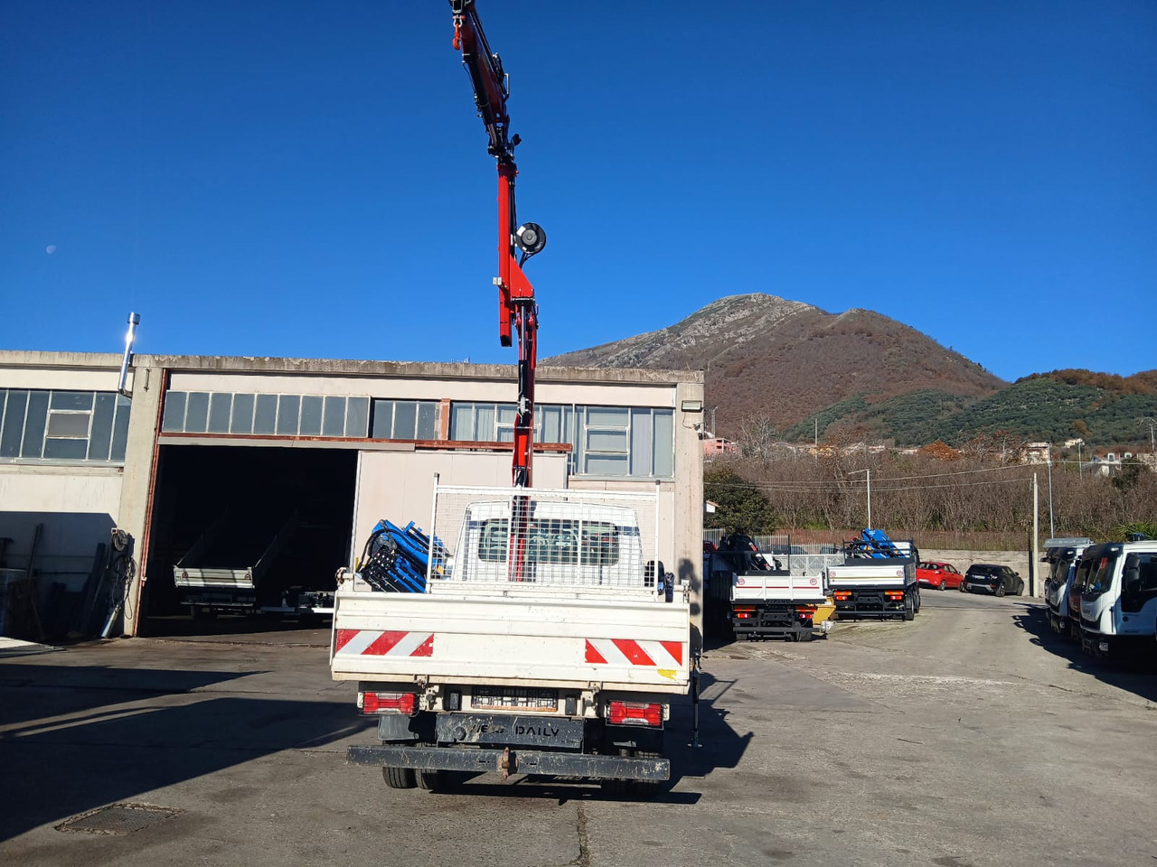 IVECO DAILY 35-120 - 起重车:图2 IVECO DAILY 35-120 - 起重车:图2