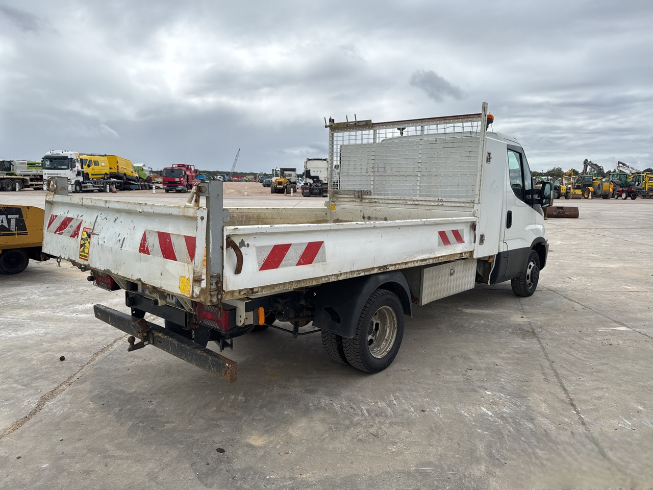 IVECO DAILY 35-150 - 翻斗货车:图4 IVECO DAILY 35-150 - 翻斗货车:图4