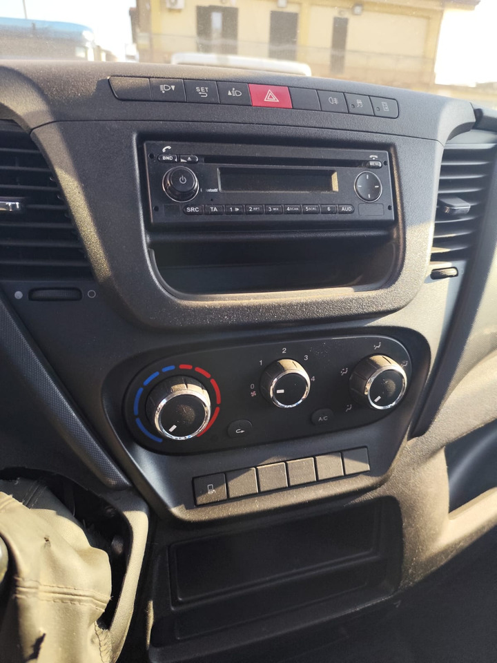 IVECO DAILY 35C15 - 起重车, 翻斗货车:图5 IVECO DAILY 35C15 - 起重车, 翻斗货车:图5